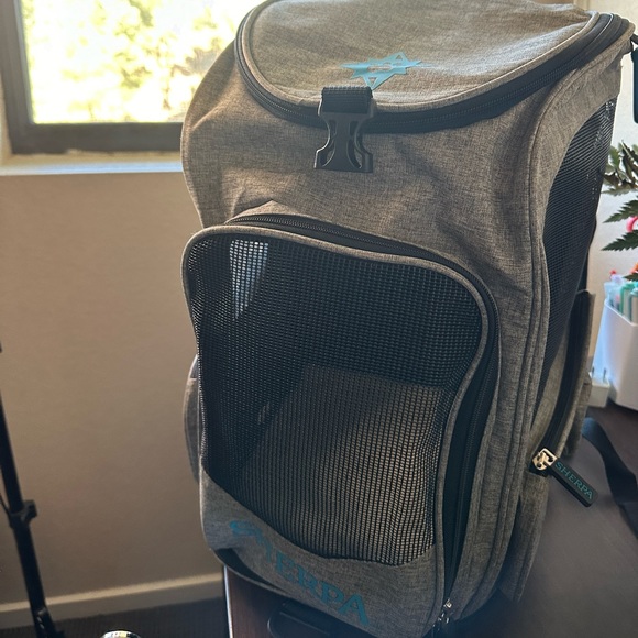 I got this for my kitten and used it twice but she out grew it. - Picture 4 of 6